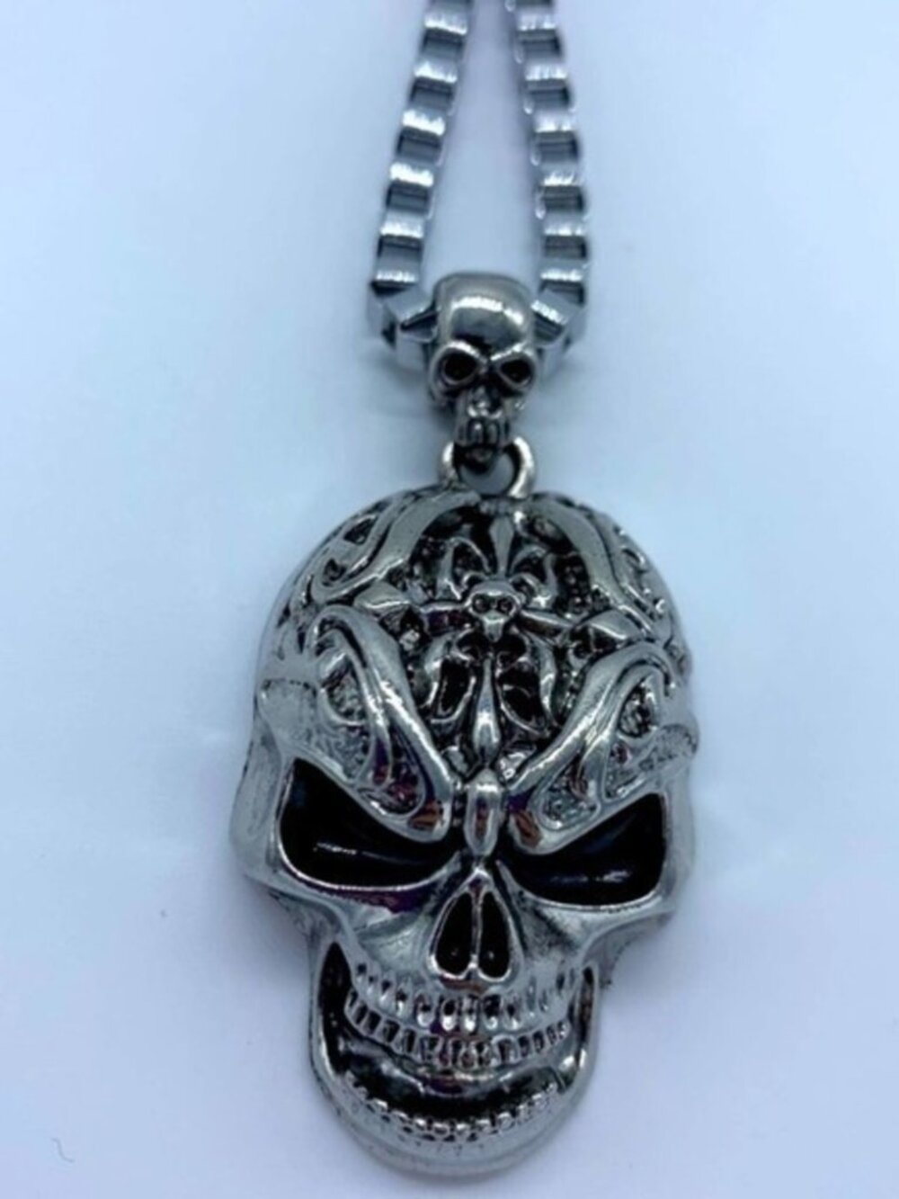 Halloween Skull Pendant Necklace with Moveable Jaw